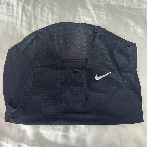 Nike Black Mesh Workout Tank - Picture 2 of 3